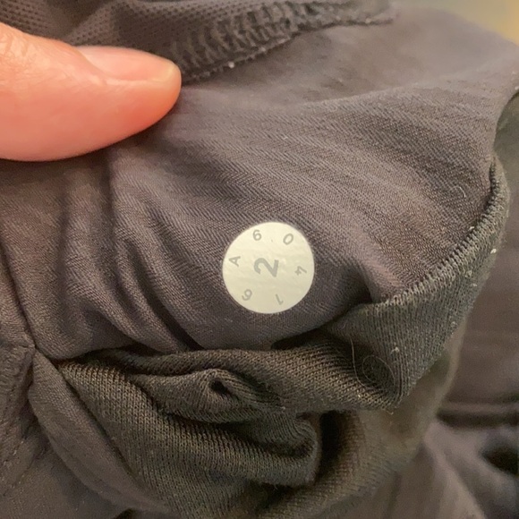 Lululemon Studio Crop II SZ 2 - Picture 7 of 7